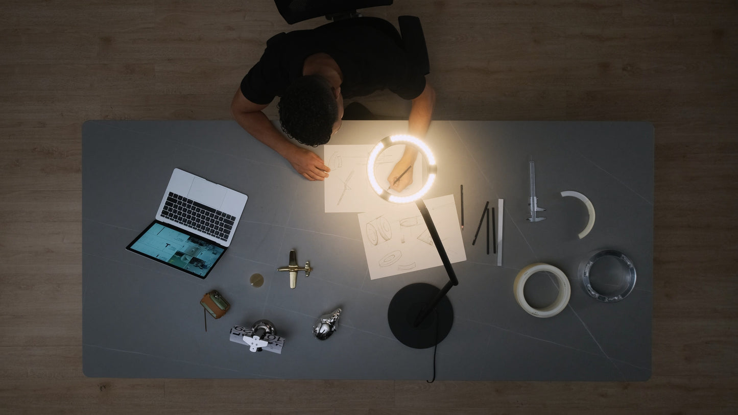 Smart Loop Table Lamp