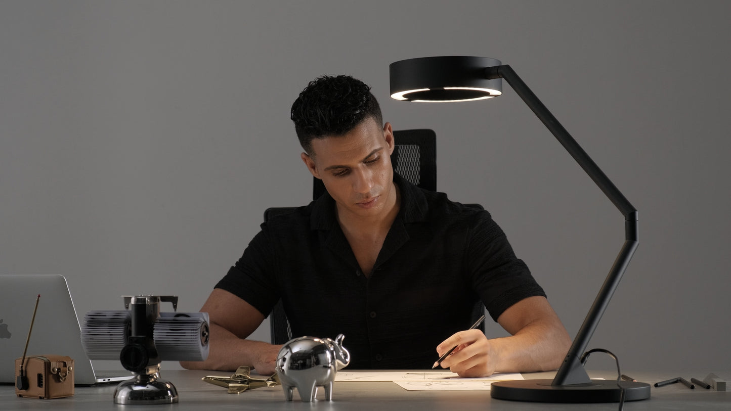 Smart Loop Table Lamp