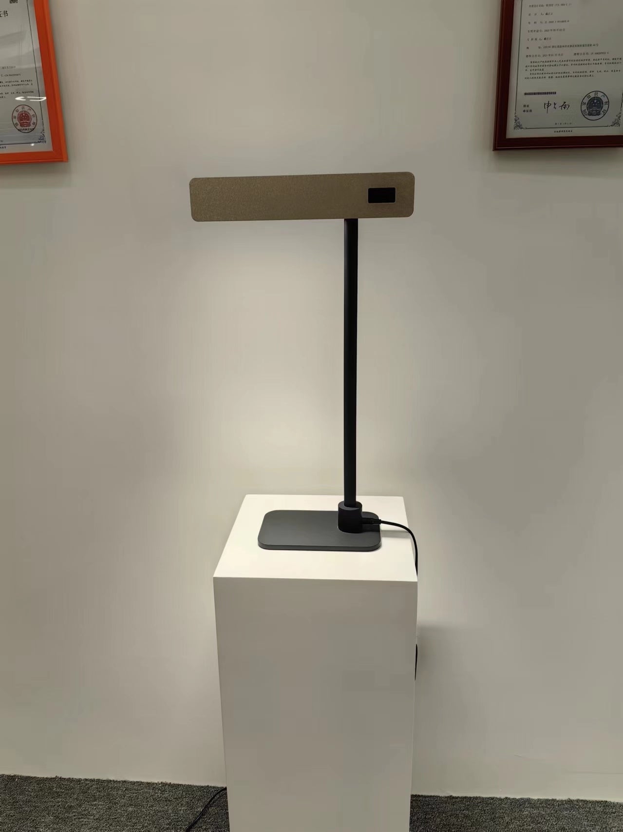 Smart Slim Linear Table Lamp